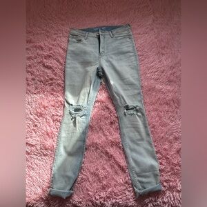 NWOT Old Navy Light Blue Ripped Skinny Jeans